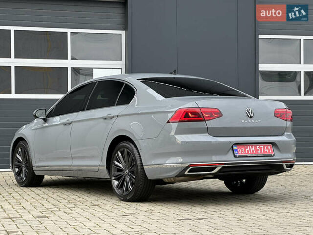 Серый Фольксваген Пассат, объемом двигателя 1.97 л и пробегом 189 тыс. км за 27999 $, фото 29 на Automoto.ua