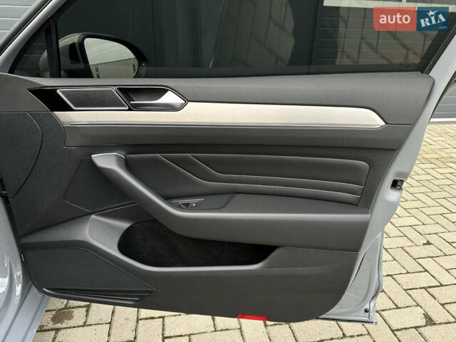 Серый Фольксваген Пассат, объемом двигателя 1.97 л и пробегом 189 тыс. км за 27999 $, фото 53 на Automoto.ua