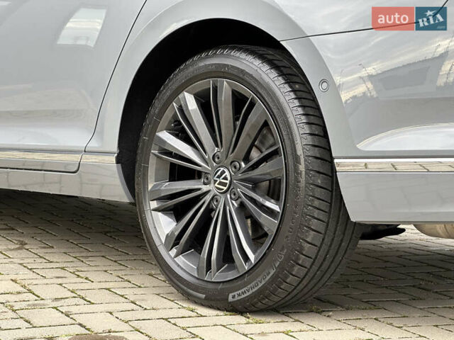 Серый Фольксваген Пассат, объемом двигателя 1.97 л и пробегом 189 тыс. км за 27999 $, фото 32 на Automoto.ua