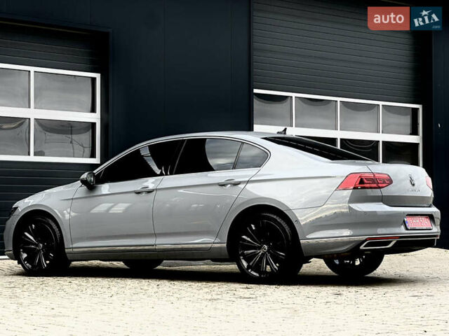 Серый Фольксваген Пассат, объемом двигателя 1.97 л и пробегом 189 тыс. км за 27999 $, фото 31 на Automoto.ua