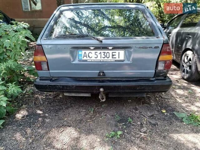 Серый Фольксваген Пассат, объемом двигателя 1.59 л и пробегом 180 тыс. км за 650 $, фото 2 на Automoto.ua