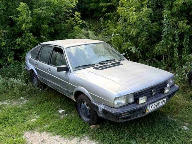 Сірий Фольксваген Пассат, об'ємом двигуна 1.6 л та пробігом 143 тис. км за 300 $, фото 1 на Automoto.ua