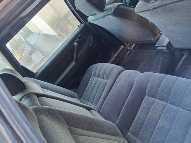 Сірий Фольксваген Пассат, об'ємом двигуна 1.6 л та пробігом 243 тис. км за 999 $, фото 7 на Automoto.ua