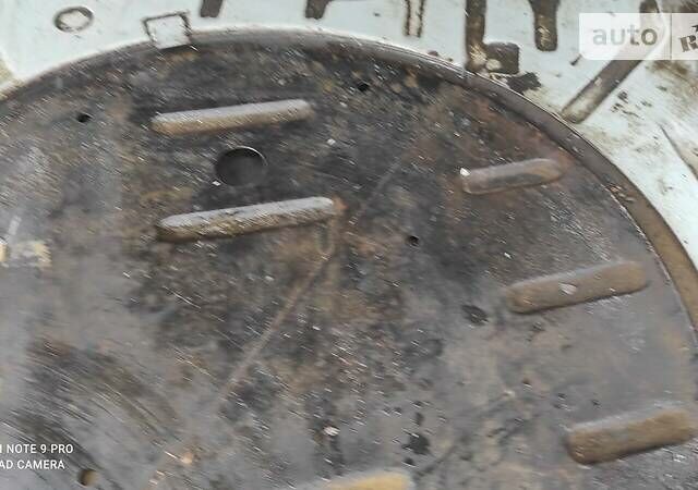 Серый Фольксваген Пассат, объемом двигателя 0 л и пробегом 200 тыс. км за 1000 $, фото 4 на Automoto.ua