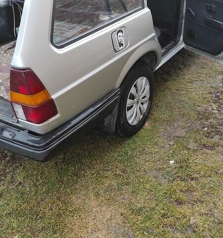 Серый Фольксваген Пассат, объемом двигателя 0 л и пробегом 200 тыс. км за 1000 $, фото 1 на Automoto.ua