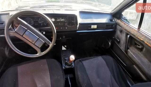 Серый Фольксваген Пассат, объемом двигателя 1.8 л и пробегом 330 тыс. км за 999 $, фото 6 на Automoto.ua