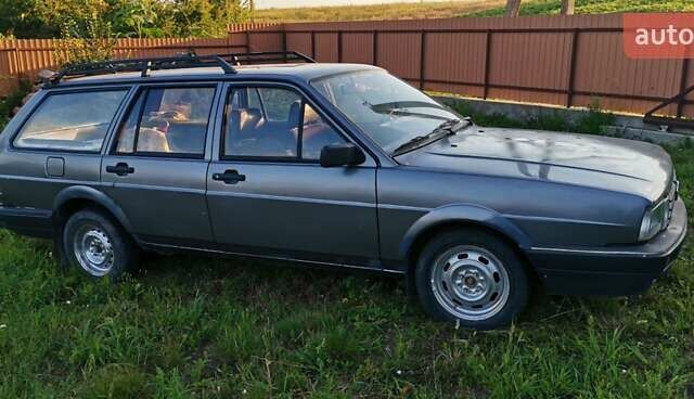 Серый Фольксваген Пассат, объемом двигателя 1.8 л и пробегом 330 тыс. км за 999 $, фото 1 на Automoto.ua