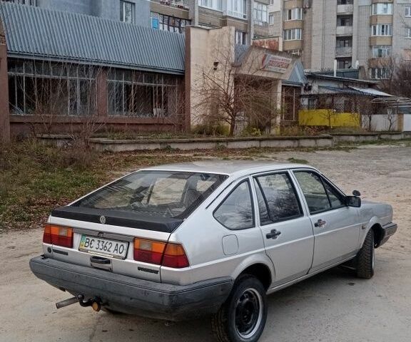 Серый Фольксваген Пассат, объемом двигателя 1.6 л и пробегом 138 тыс. км за 709 $, фото 1 на Automoto.ua