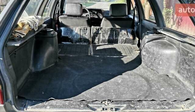 Серый Фольксваген Пассат, объемом двигателя 1.8 л и пробегом 330 тыс. км за 999 $, фото 10 на Automoto.ua