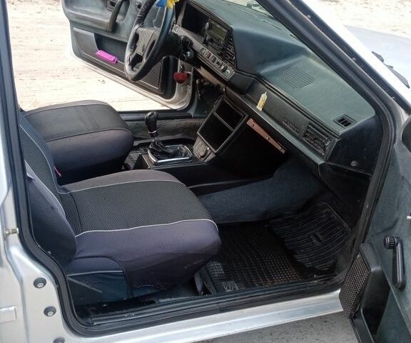 Серый Фольксваген Пассат, объемом двигателя 1.6 л и пробегом 138 тыс. км за 709 $, фото 9 на Automoto.ua