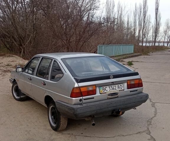 Серый Фольксваген Пассат, объемом двигателя 1.6 л и пробегом 138 тыс. км за 709 $, фото 3 на Automoto.ua