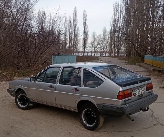 Серый Фольксваген Пассат, объемом двигателя 1.6 л и пробегом 138 тыс. км за 709 $, фото 4 на Automoto.ua