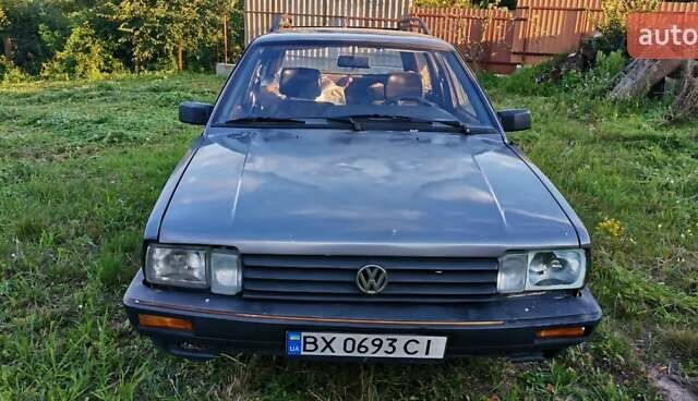 Серый Фольксваген Пассат, объемом двигателя 1.8 л и пробегом 330 тыс. км за 999 $, фото 4 на Automoto.ua