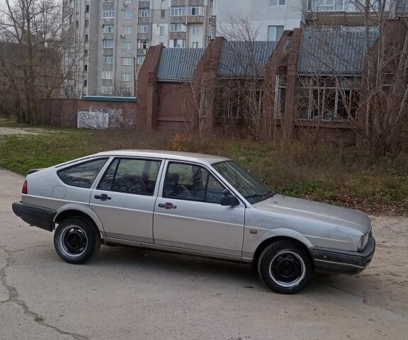 Серый Фольксваген Пассат, объемом двигателя 1.6 л и пробегом 138 тыс. км за 709 $, фото 8 на Automoto.ua