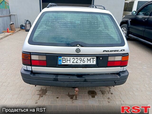 Серый Фольксваген Пассат, объемом двигателя 1.9 л и пробегом 200 тыс. км за 1350 $, фото 2 на Automoto.ua