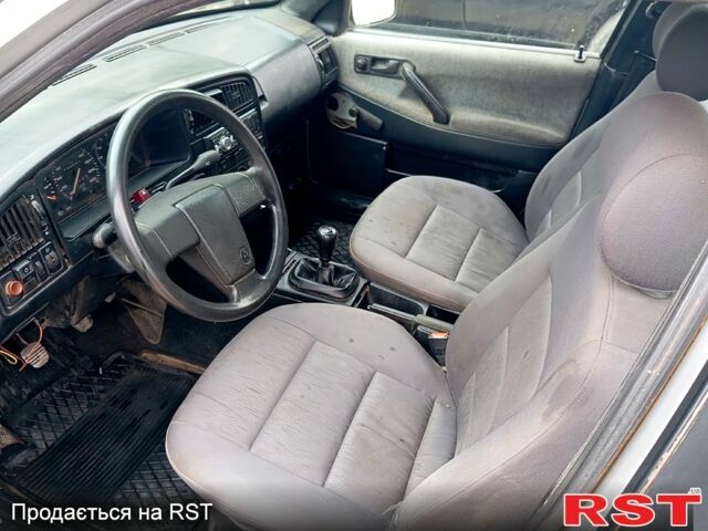 Серый Фольксваген Пассат, объемом двигателя 1.9 л и пробегом 200 тыс. км за 1350 $, фото 5 на Automoto.ua