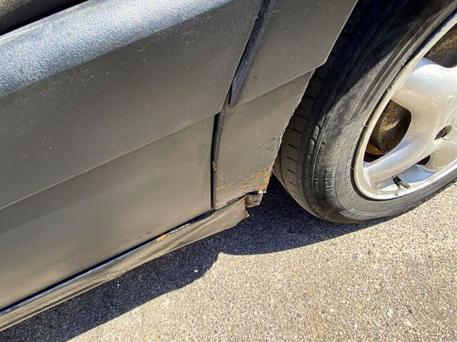 Серый Фольксваген Пассат, объемом двигателя 1.8 л и пробегом 236 тыс. км за 1000 $, фото 4 на Automoto.ua