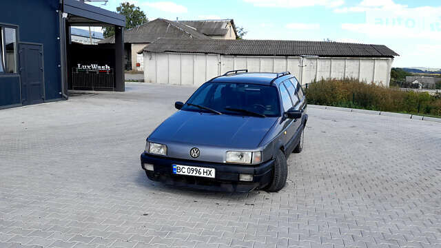 Серый Фольксваген Пассат, объемом двигателя 1.8 л и пробегом 250 тыс. км за 1600 $, фото 1 на Automoto.ua