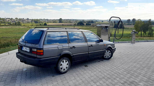 Серый Фольксваген Пассат, объемом двигателя 1.8 л и пробегом 250 тыс. км за 1600 $, фото 12 на Automoto.ua