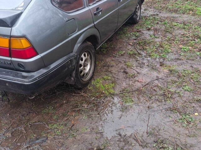 Серый Фольксваген Пассат, объемом двигателя 1.6 л и пробегом 207 тыс. км за 1500 $, фото 7 на Automoto.ua