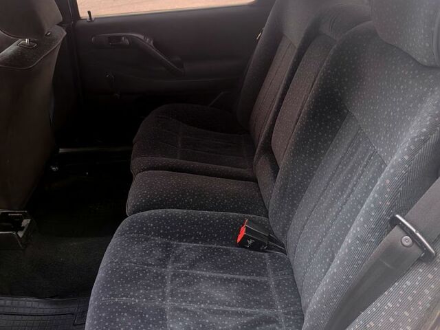 Сірий Фольксваген Пассат, об'ємом двигуна 1.8 л та пробігом 486 тис. км за 3300 $, фото 5 на Automoto.ua