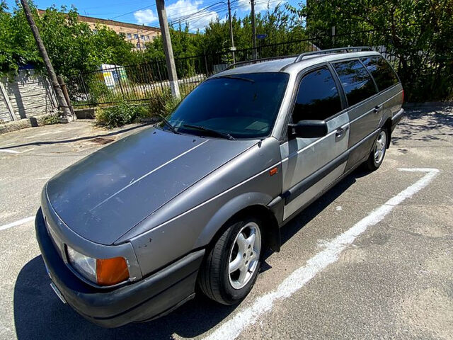 Серый Фольксваген Пассат, объемом двигателя 1.8 л и пробегом 236 тыс. км за 1000 $, фото 3 на Automoto.ua