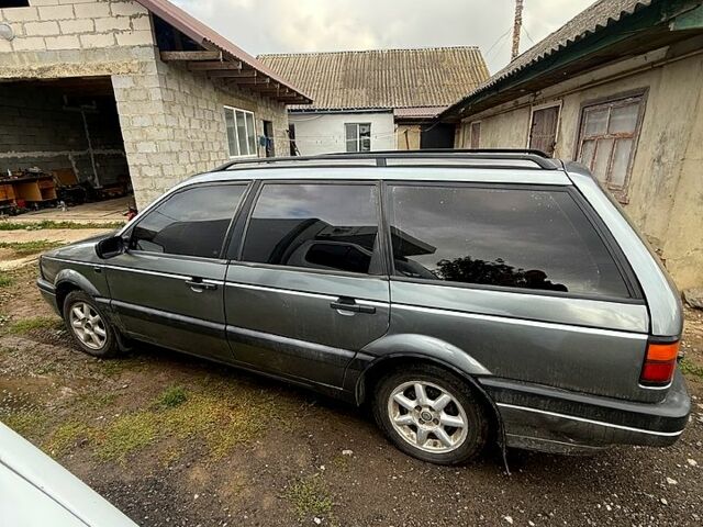 Серый Фольксваген Пассат, объемом двигателя 2 л и пробегом 248 тыс. км за 700 $, фото 2 на Automoto.ua