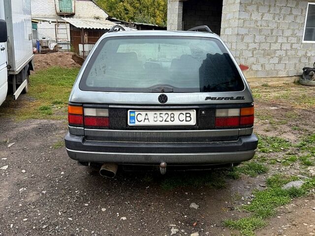 Серый Фольксваген Пассат, объемом двигателя 2 л и пробегом 248 тыс. км за 700 $, фото 3 на Automoto.ua