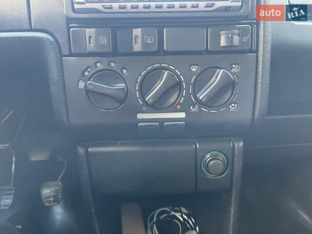 Серый Фольксваген Пассат, объемом двигателя 2 л и пробегом 100 тыс. км за 2200 $, фото 38 на Automoto.ua