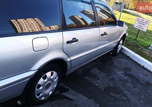 Сірий Фольксваген Пассат, об'ємом двигуна 1.8 л та пробігом 447 тис. км за 2900 $, фото 1 на Automoto.ua