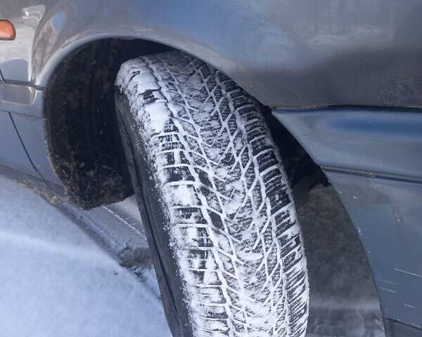 Серый Фольксваген Пассат, объемом двигателя 1.6 л и пробегом 295 тыс. км за 2600 $, фото 6 на Automoto.ua