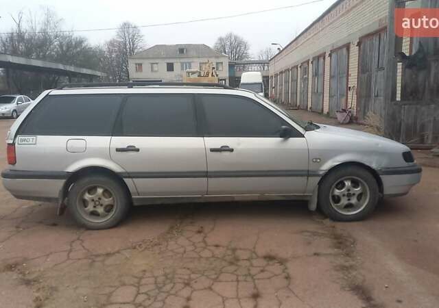 Серый Фольксваген Пассат, объемом двигателя 1.9 л и пробегом 352 тыс. км за 1350 $, фото 5 на Automoto.ua