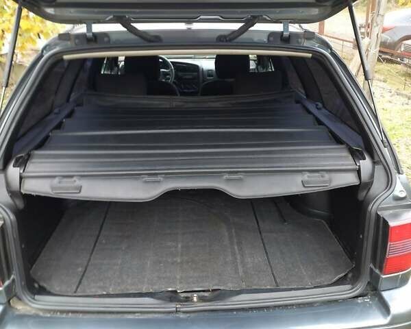 Серый Фольксваген Пассат, объемом двигателя 1.6 л и пробегом 400 тыс. км за 3000 $, фото 14 на Automoto.ua