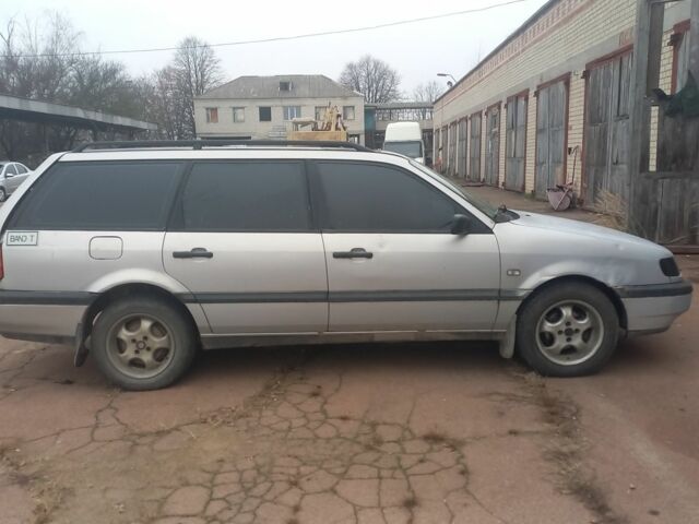 Серый Фольксваген Пассат, объемом двигателя 1.9 л и пробегом 324 тыс. км за 1350 $, фото 4 на Automoto.ua