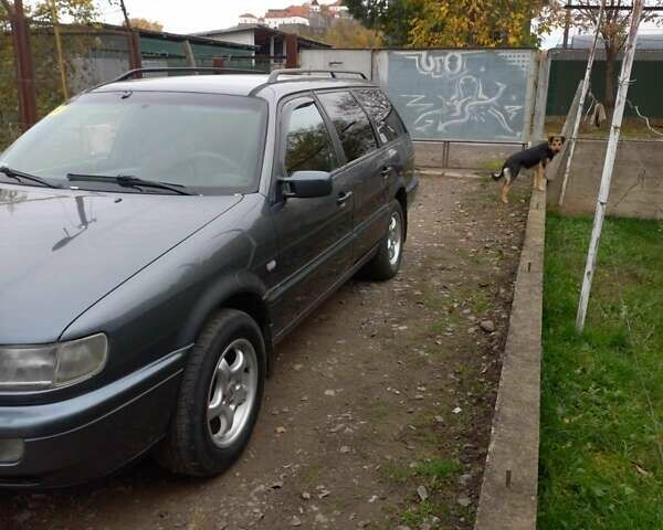 Серый Фольксваген Пассат, объемом двигателя 1.6 л и пробегом 400 тыс. км за 3000 $, фото 12 на Automoto.ua