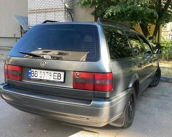 Серый Фольксваген Пассат, объемом двигателя 1.9 л и пробегом 563 тыс. км за 3400 $, фото 7 на Automoto.ua