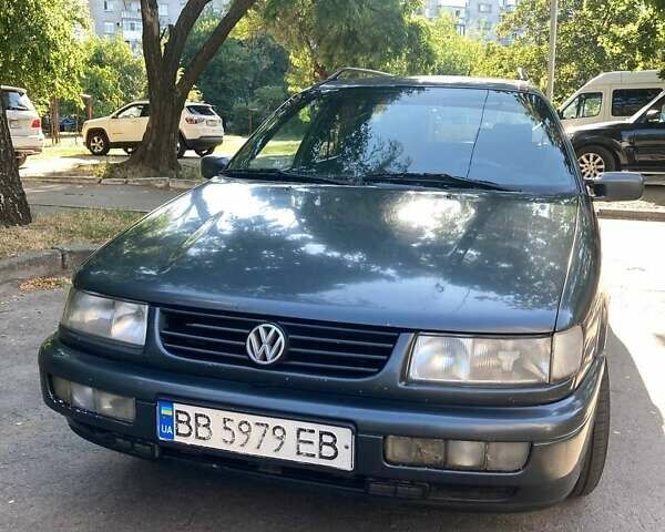 Серый Фольксваген Пассат, объемом двигателя 1.9 л и пробегом 563 тыс. км за 3400 $, фото 3 на Automoto.ua