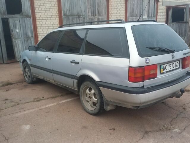 Серый Фольксваген Пассат, объемом двигателя 1.9 л и пробегом 324 тыс. км за 1350 $, фото 2 на Automoto.ua