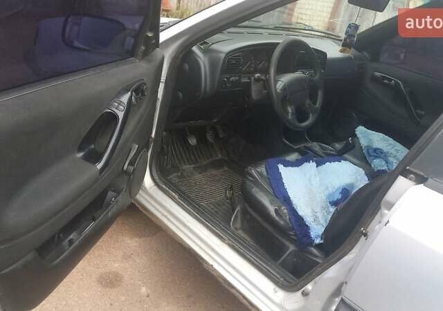 Серый Фольксваген Пассат, объемом двигателя 1.9 л и пробегом 352 тыс. км за 1350 $, фото 4 на Automoto.ua