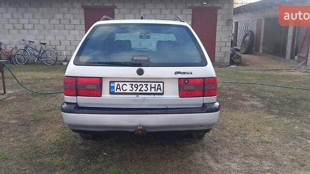 Сірий Фольксваген Пассат, об'ємом двигуна 1.78 л та пробігом 415 тис. км за 1950 $, фото 4 на Automoto.ua