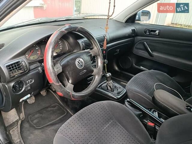 Серый Фольксваген Пассат, объемом двигателя 1.6 л и пробегом 395 тыс. км за 3200 $, фото 3 на Automoto.ua