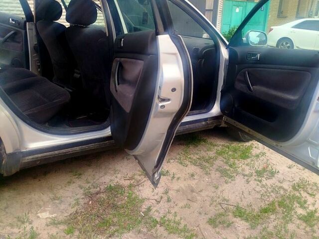 Сірий Фольксваген Пассат, об'ємом двигуна 1.8 л та пробігом 320 тис. км за 2850 $, фото 11 на Automoto.ua