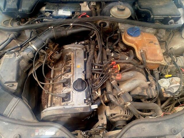 Сірий Фольксваген Пассат, об'ємом двигуна 1.8 л та пробігом 320 тис. км за 2850 $, фото 12 на Automoto.ua