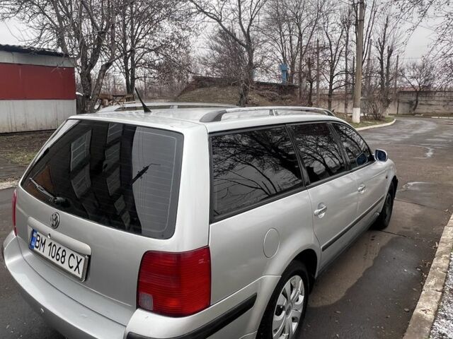 Серый Фольксваген Пассат, объемом двигателя 1.6 л и пробегом 300 тыс. км за 2000 $, фото 5 на Automoto.ua