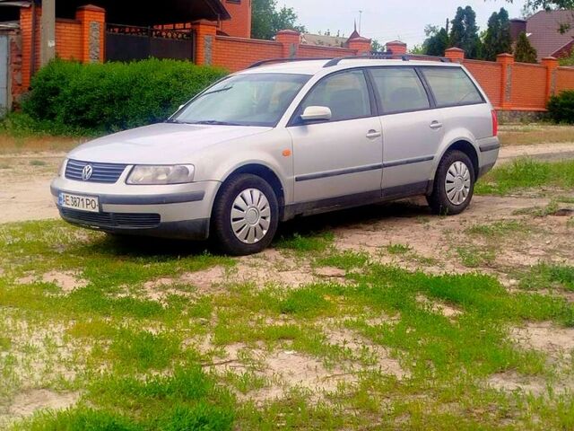 Сірий Фольксваген Пассат, об'ємом двигуна 1.8 л та пробігом 320 тис. км за 2850 $, фото 4 на Automoto.ua