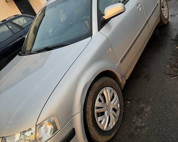 Серый Фольксваген Пассат, объемом двигателя 1.78 л и пробегом 358 тыс. км за 3900 $, фото 1 на Automoto.ua