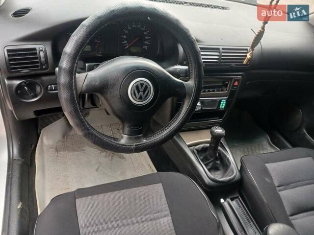 Серый Фольксваген Пассат, объемом двигателя 1.9 л и пробегом 450 тыс. км за 2999 $, фото 19 на Automoto.ua