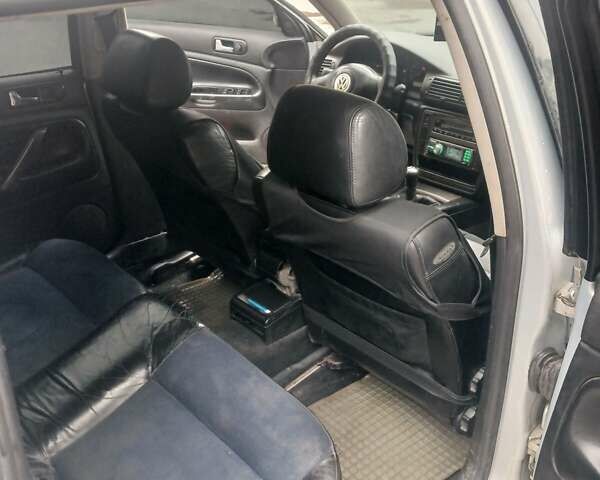 Серый Фольксваген Пассат, объемом двигателя 1.9 л и пробегом 350 тыс. км за 2999 $, фото 12 на Automoto.ua