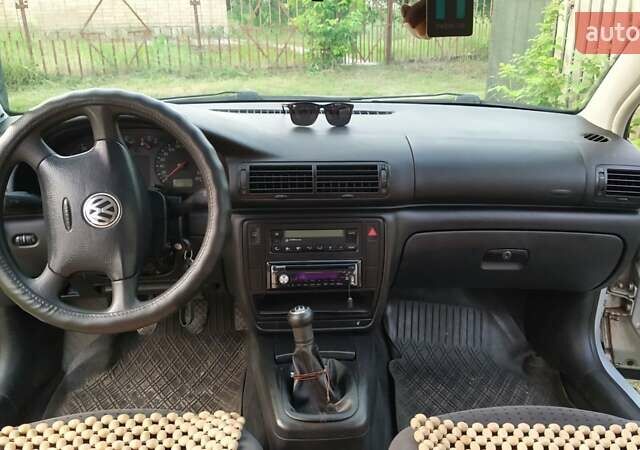 Сірий Фольксваген Пассат, об'ємом двигуна 1.6 л та пробігом 333 тис. км за 3400 $, фото 21 на Automoto.ua