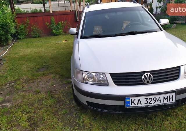 Сірий Фольксваген Пассат, об'ємом двигуна 1.6 л та пробігом 333 тис. км за 3400 $, фото 4 на Automoto.ua